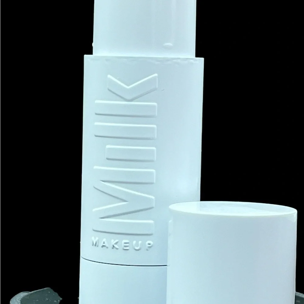 Milk Makeup Flex Foundation Stick Shell Medium Coverage Natural Look Ble…​